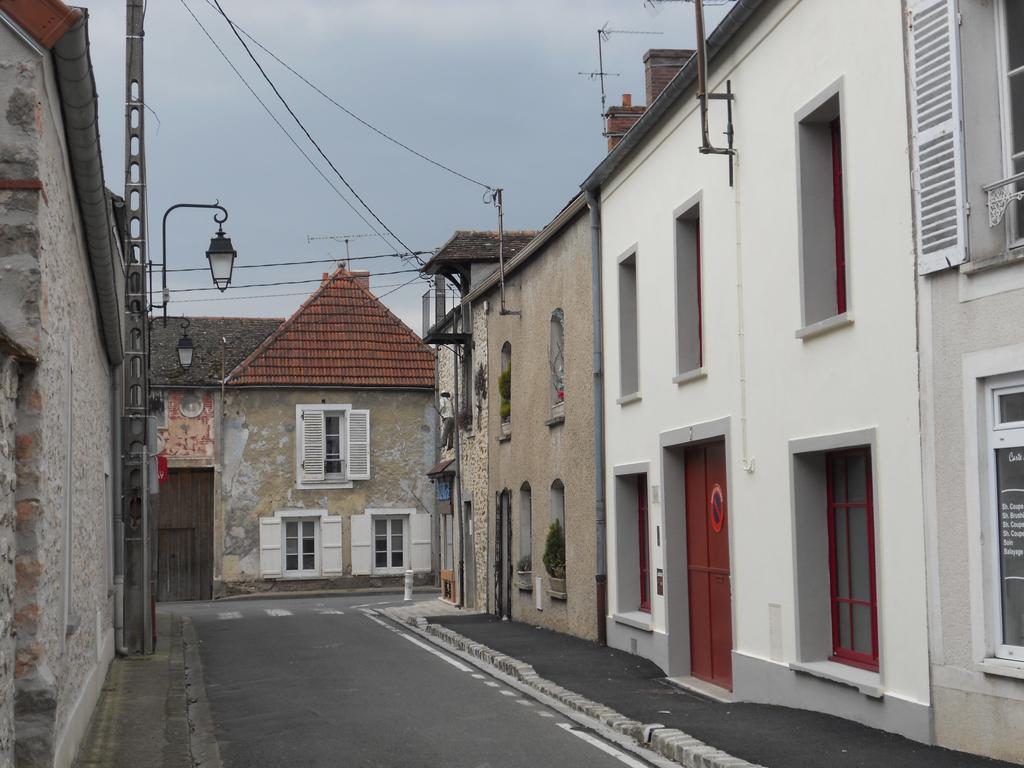 Perthes-en-GatinaisLe Nid D'Hirondelles住宿加早餐旅馆 外观 照片